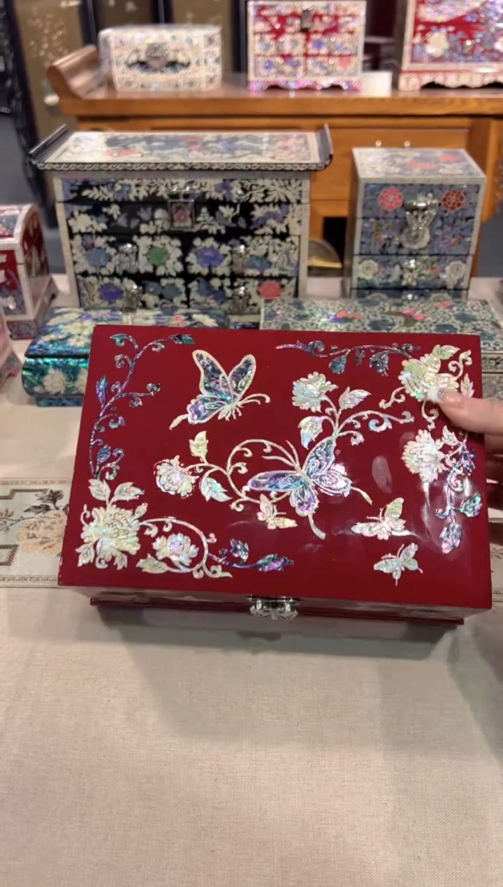 【闪购商品】样品不退不换按扣蝶恋花弘贝雅螺钿漆器