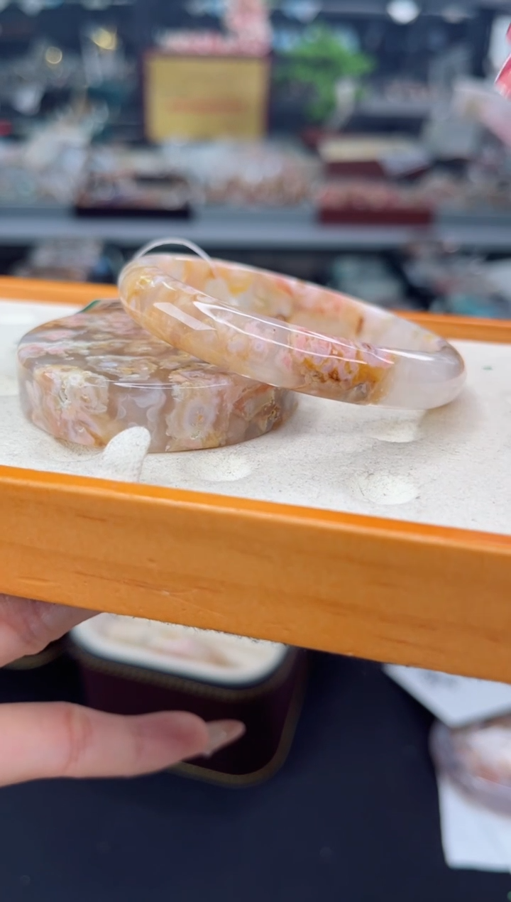 【闪购商品】石英质玉手镯未镶嵌54圈口（赠品镯心）6507385