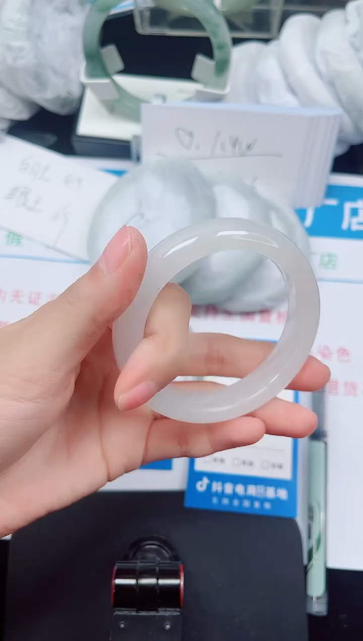 未镶嵌手镯石英质玉138-51/52/53