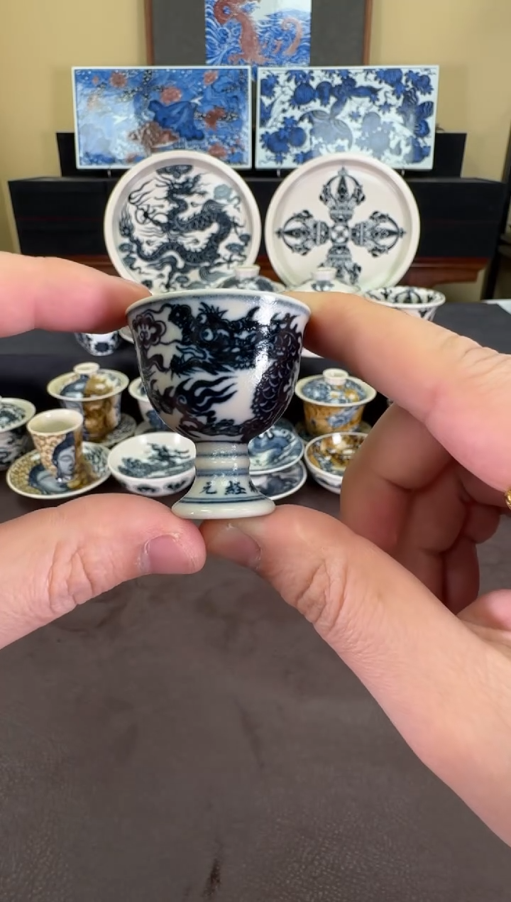 【闪购商品】二号釉1351龙纹白酒杯