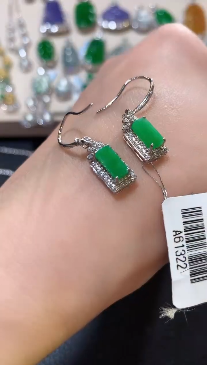 18K金镶嵌翡翠耳饰z63 