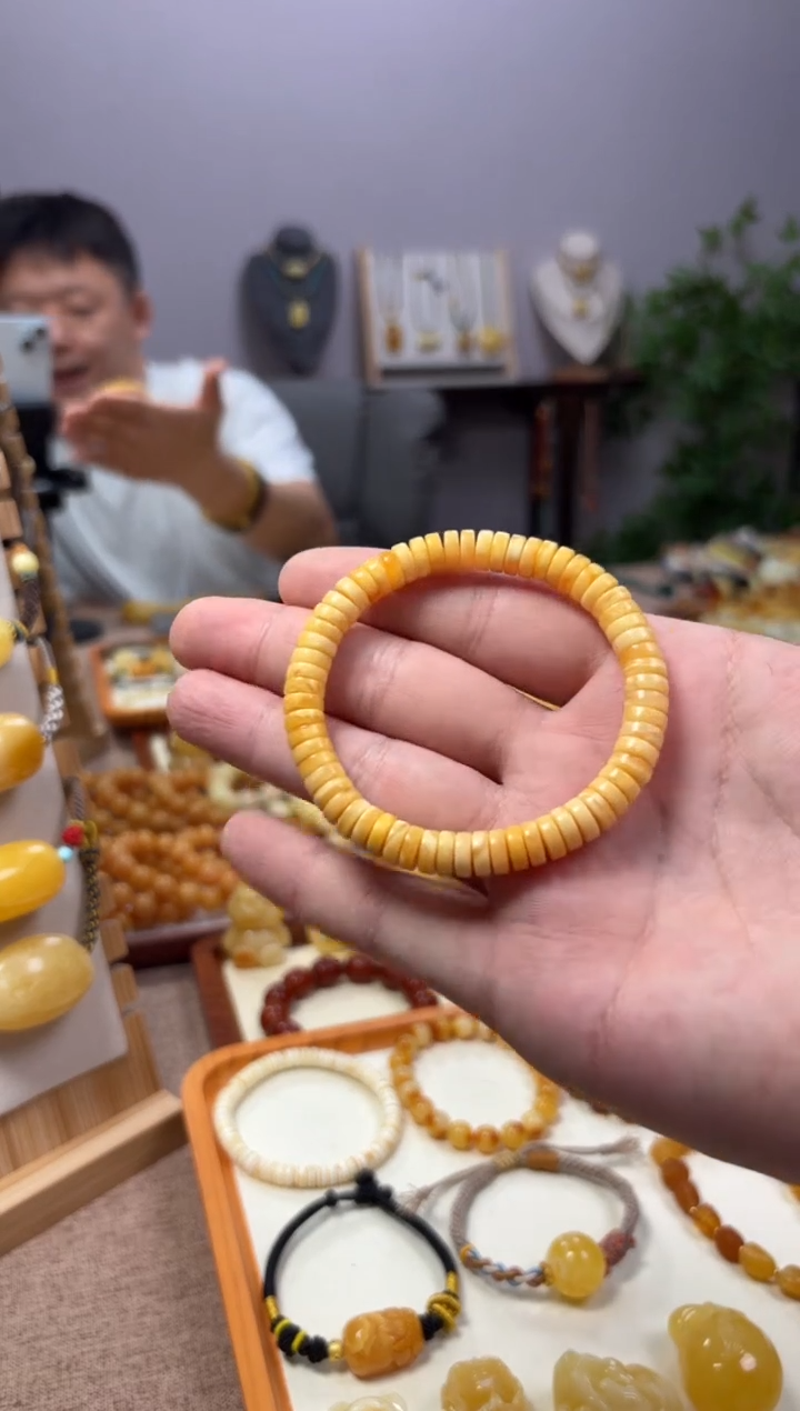 【闪购商品】蜜蜡裸石未镶嵌手串