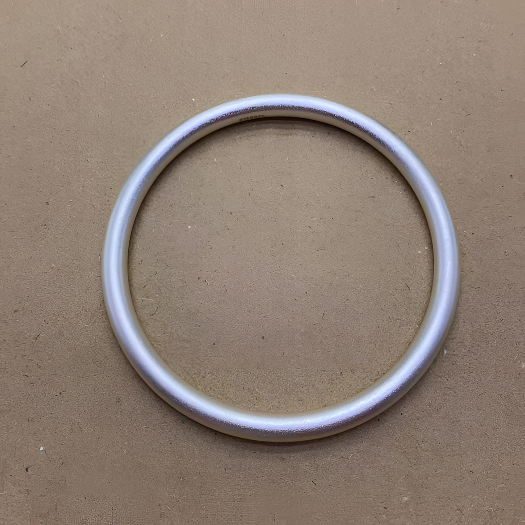 贵姐精品银手镯(无礼盒)050