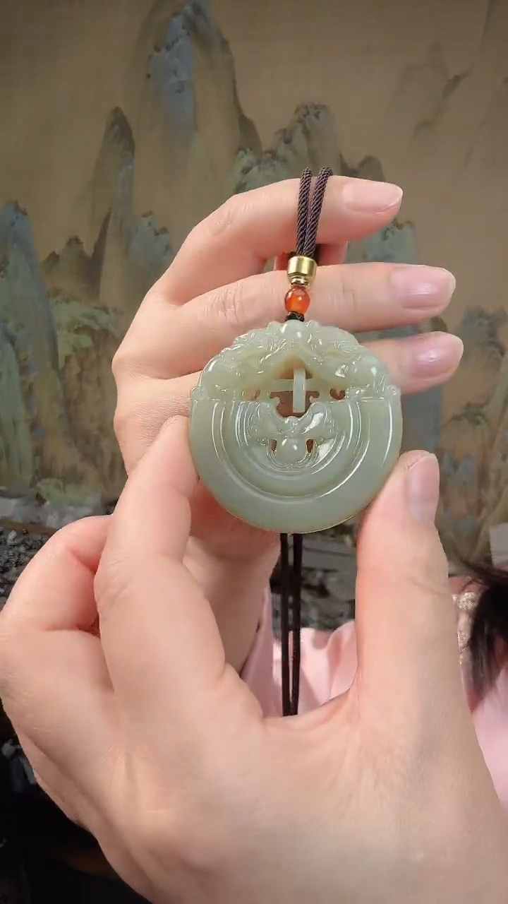 颈饰未镶嵌和田玉.