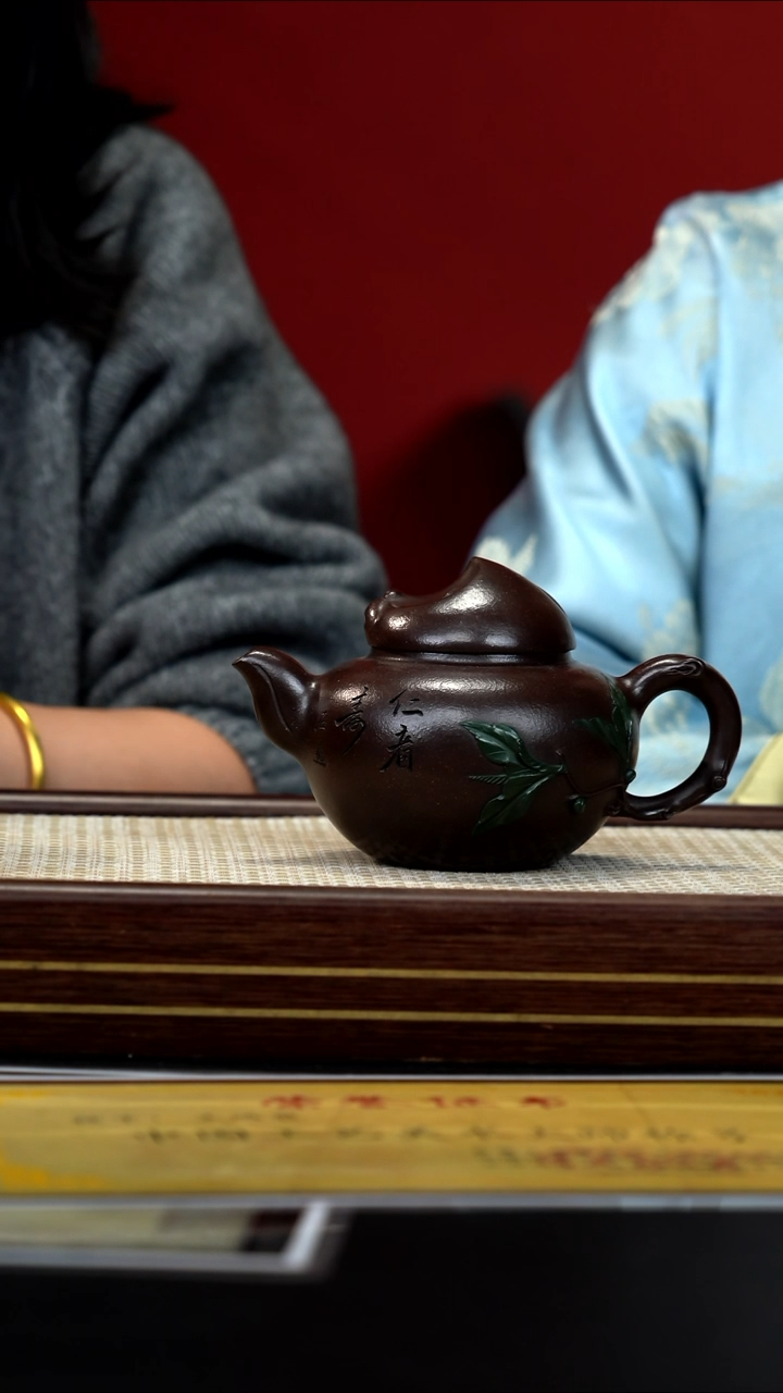 茶壶紫砂109 王洪君 一厂老紫泥 灵猴献寿 320cc