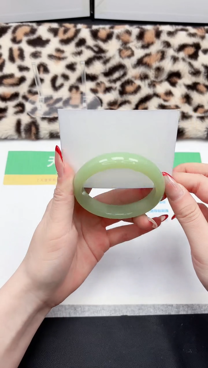 【闪购商品】石英质玉手镯未镶嵌2-57.8