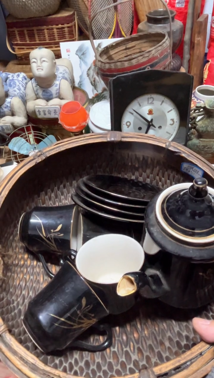 手工艺品琉璃摩****姐摆件