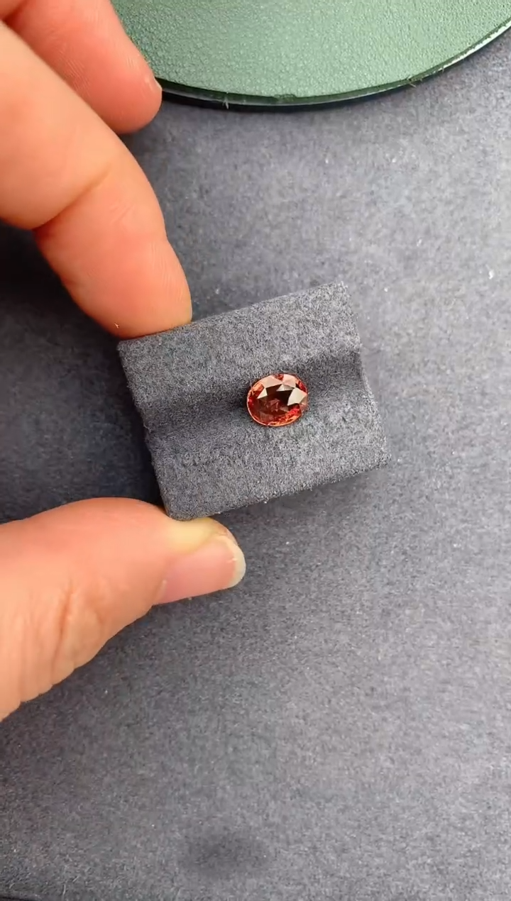 【闪购商品】彩色蓝宝石裸石未镶嵌1.5ct帕帕拉恰