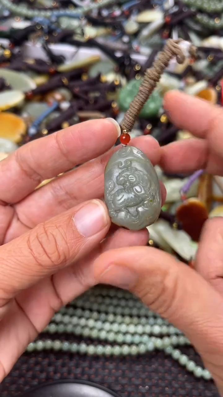 【闪购商品】和田玉颈饰未镶嵌多样性发货没有证书拍一发一有瑕