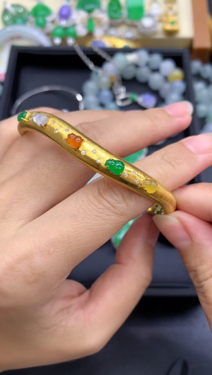 18K金镶嵌手镯翡翠620-中国好珍宝