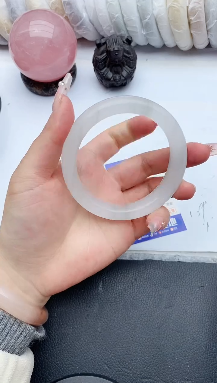 【闪购商品】石英质玉手镯未镶嵌5+62/63