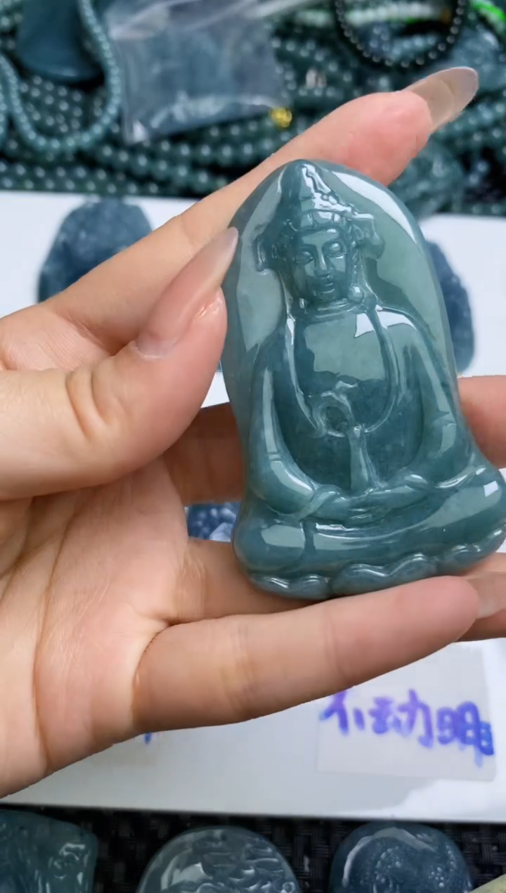 【闪购商品】翡翠颈饰未镶嵌         
