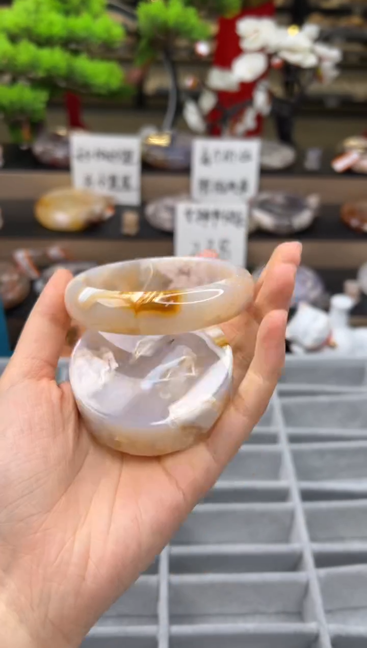 【闪购商品】石英质玉手镯未镶嵌61圈口（赠送镯心)21510