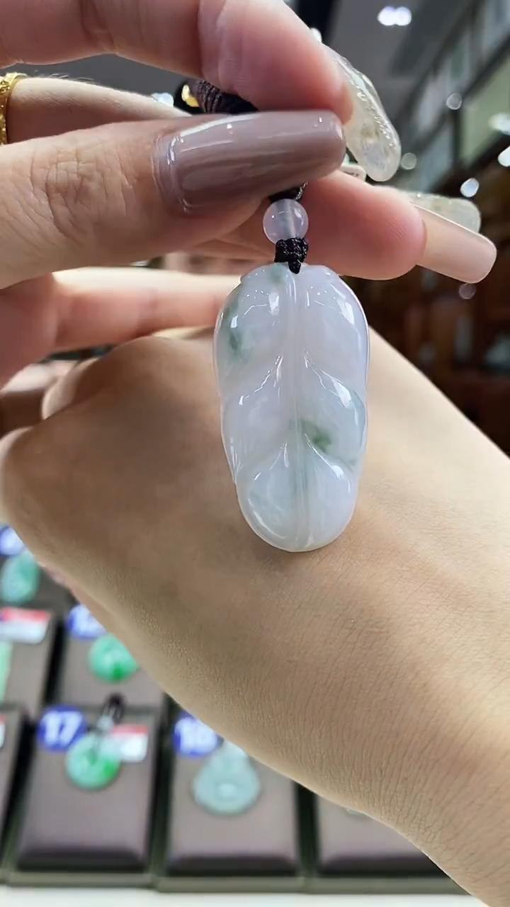 颈饰未镶嵌翡翠叶子