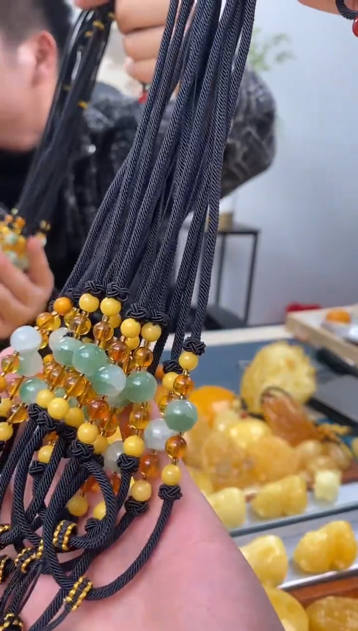 【闪购商品】琥珀裸石未镶嵌吊坠高货吊坠绳多样性选一