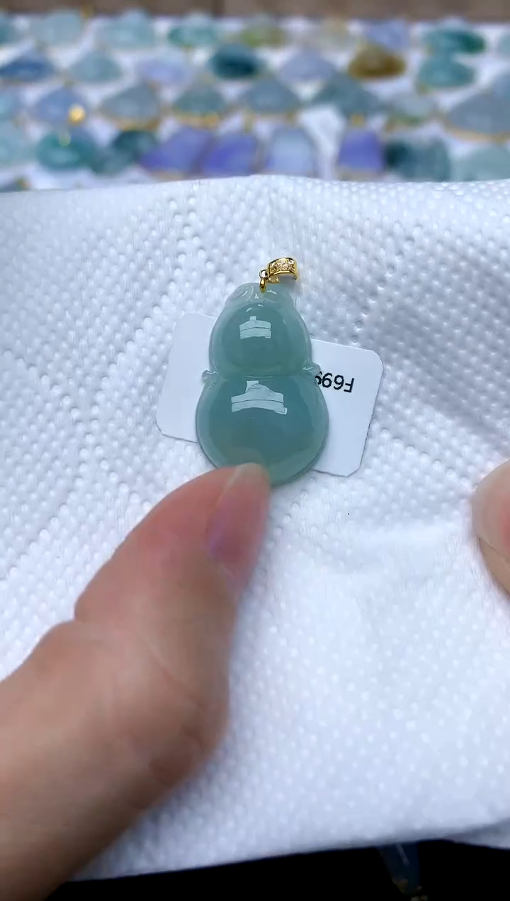 翡翠18K金镶嵌颈饰天然A货翡翠