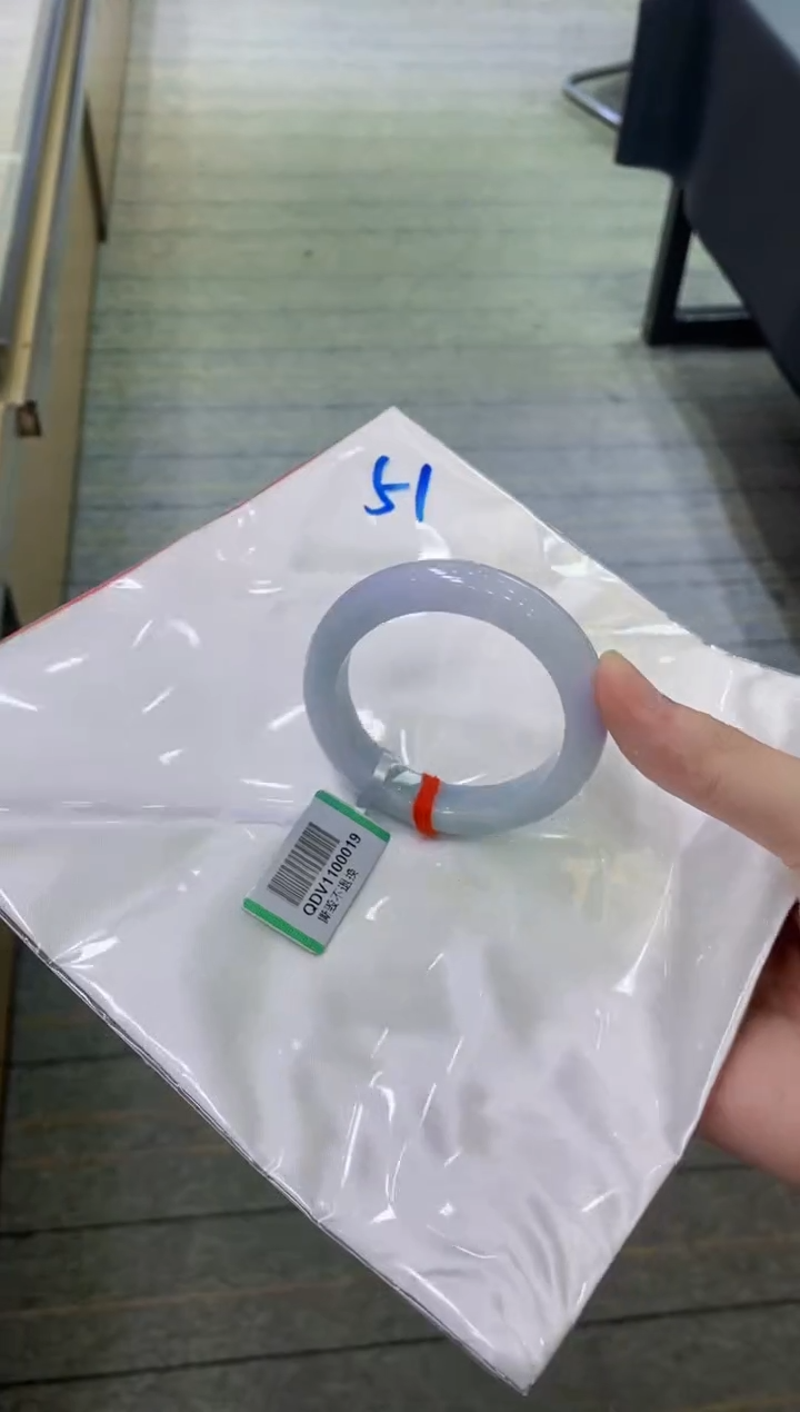 【闪购商品】翡翠手镯未镶嵌           