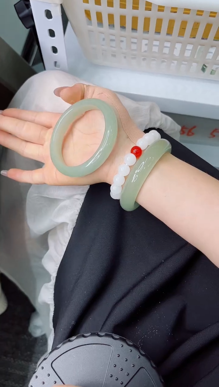 石英质玉手镯未镶嵌115-59.5