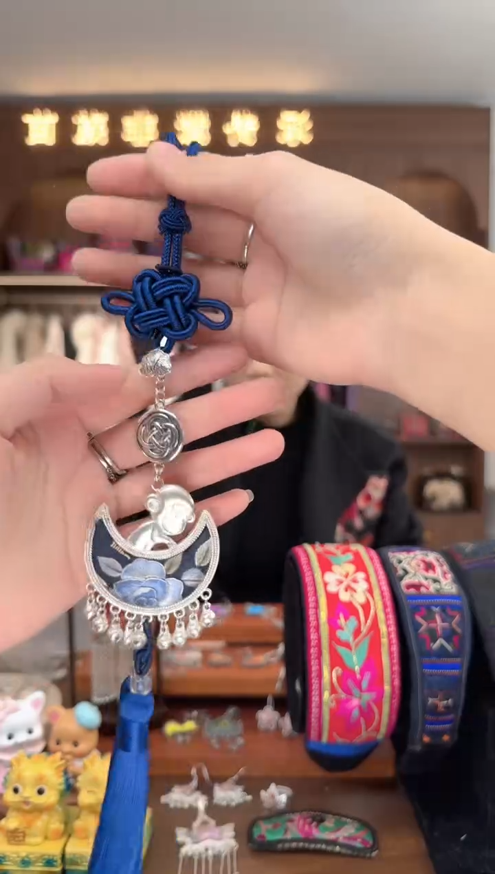 【闪购商品】织绣扶光苗绣传承104