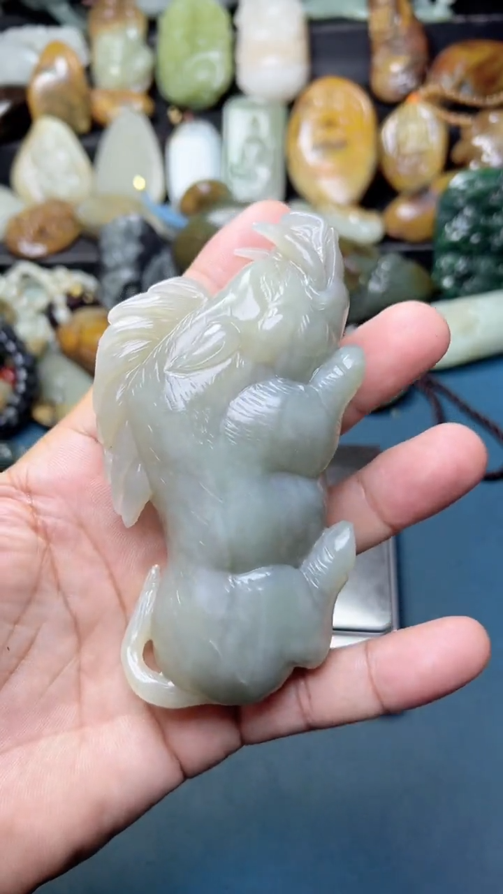 未镶嵌和田玉摆件-