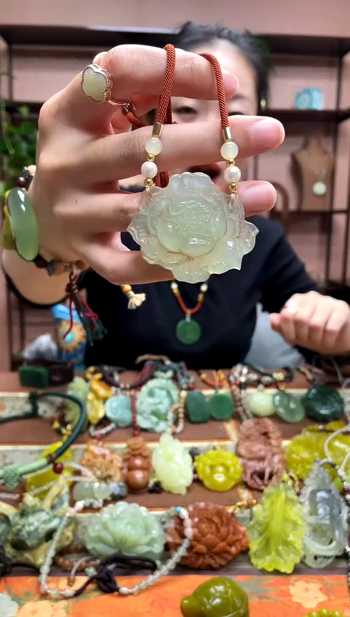 未镶嵌岫玉吊坠·