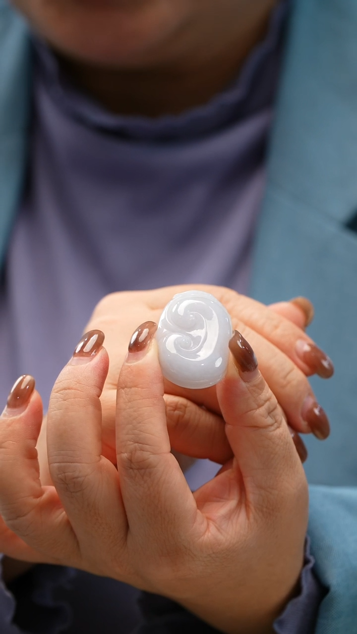 颈饰未镶嵌翡翠如意