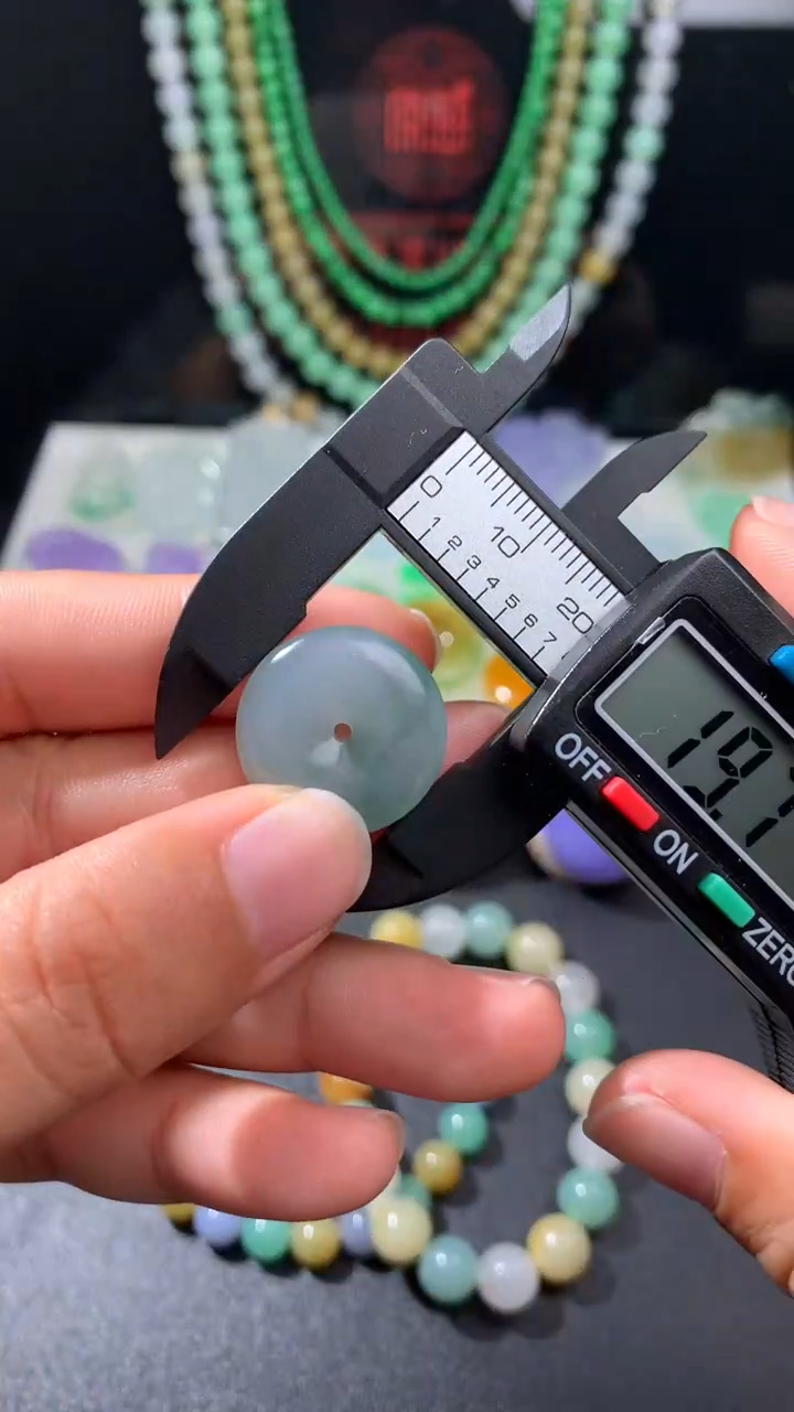 未镶嵌定制翡翠      