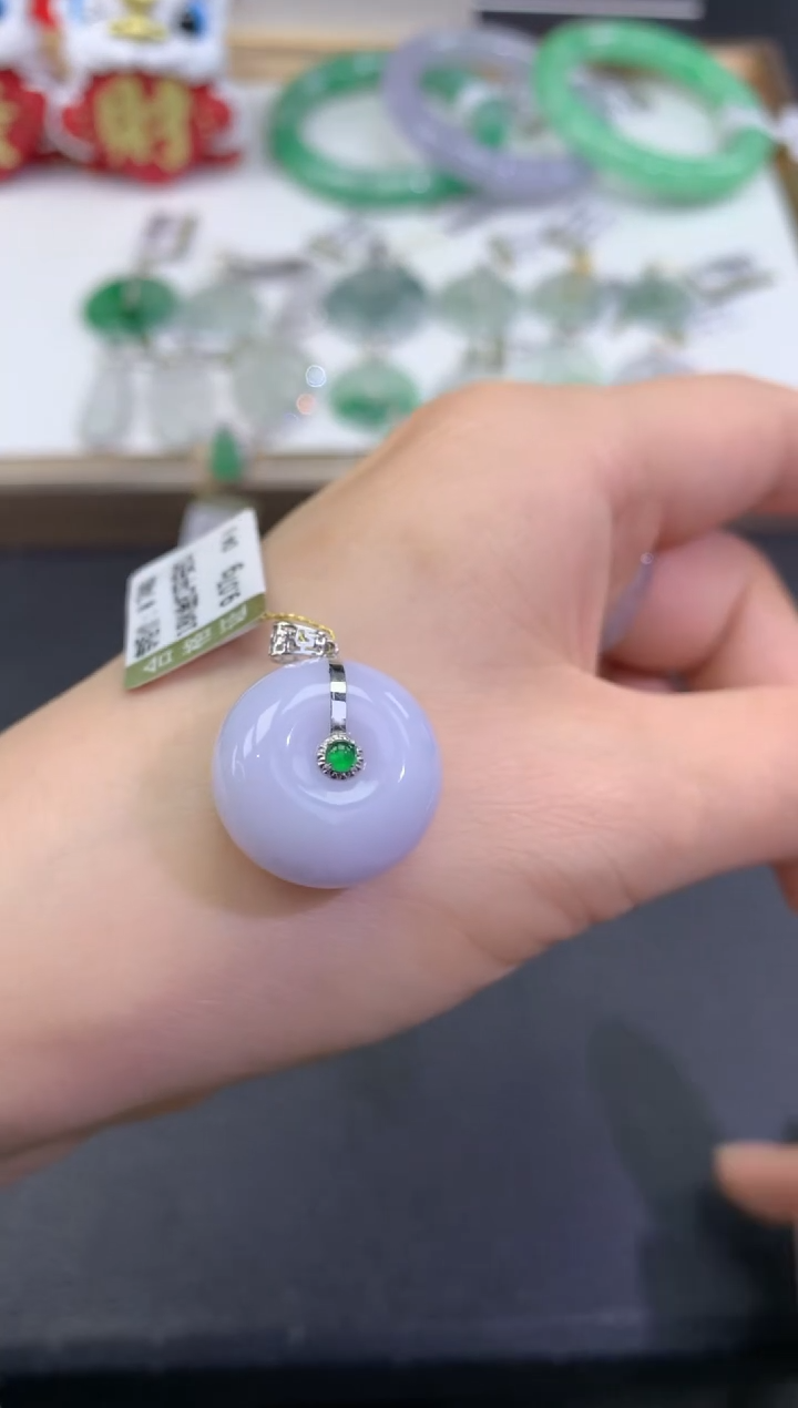 【闪购商品】翡翠颈饰18K金镶嵌         