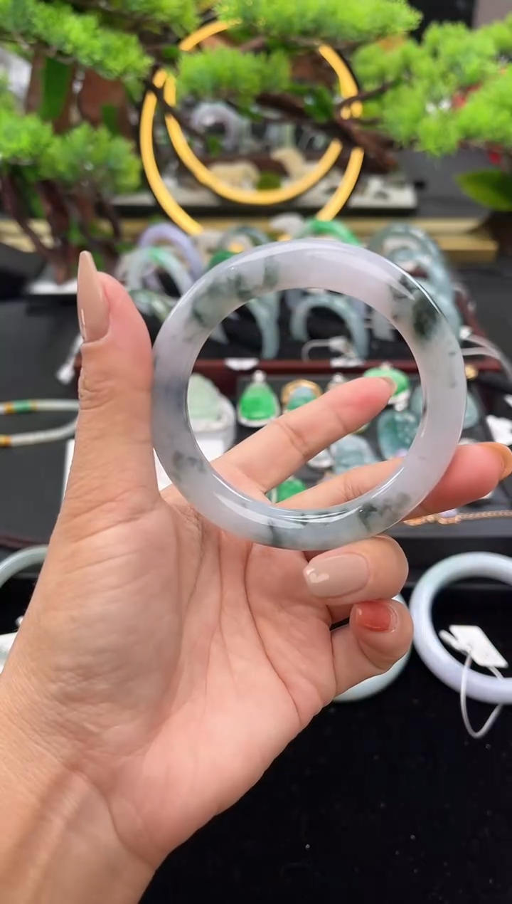 未镶嵌手镯翡翠手镯