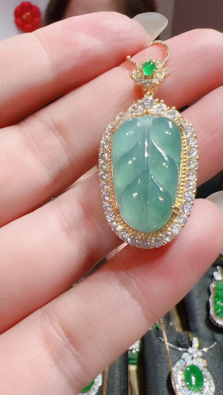 翡翠未镶嵌颈饰202542137