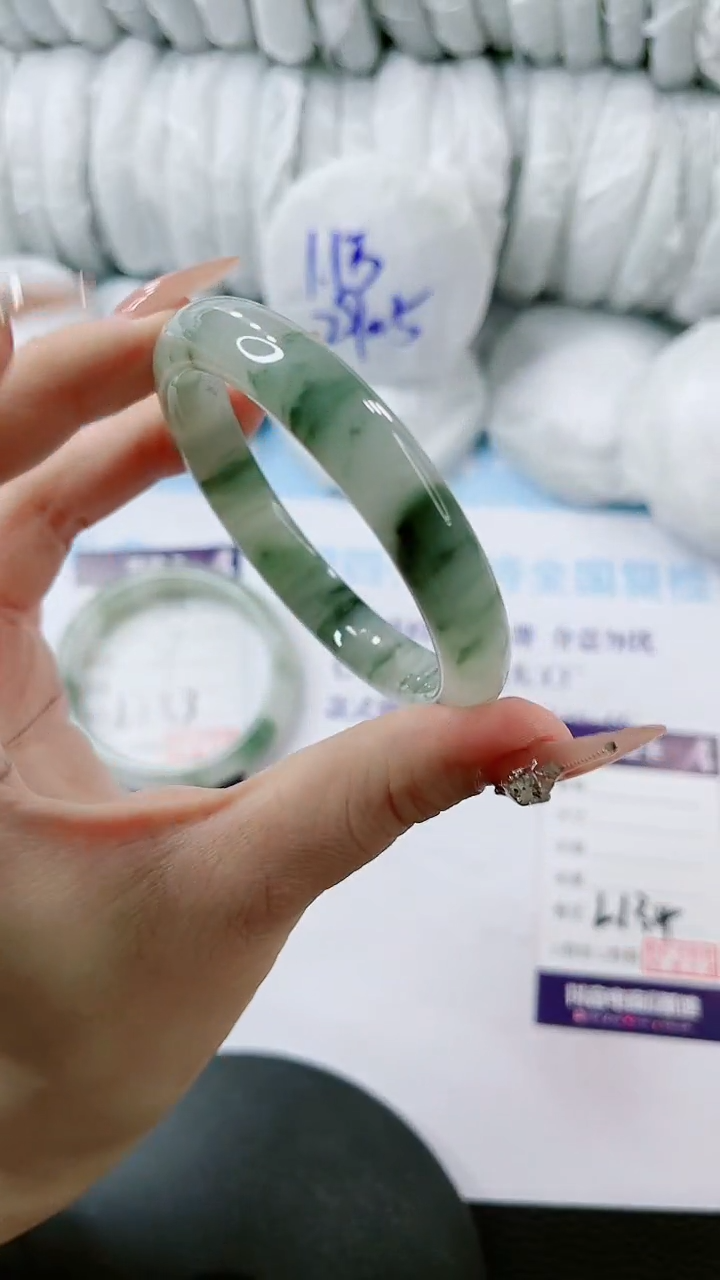 【闪购商品】石英质玉手镯未镶嵌多样性发货L134