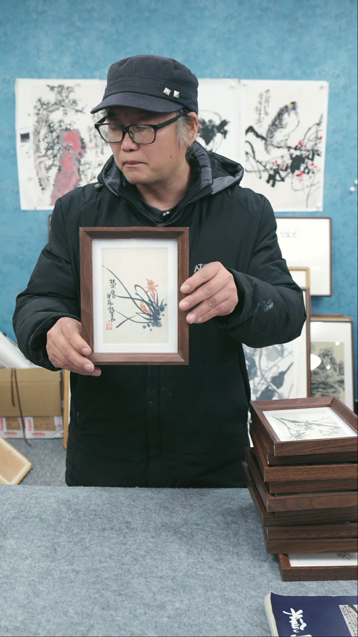 【闪购商品】国画8寸郑志超老师木质摆台