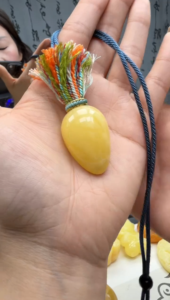未镶嵌琥珀裸石挂坠