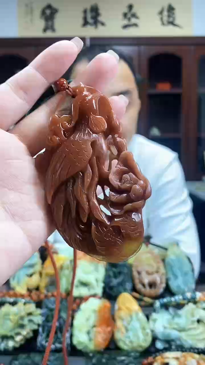 【闪购商品】蛇纹石玉吊坠未镶嵌·