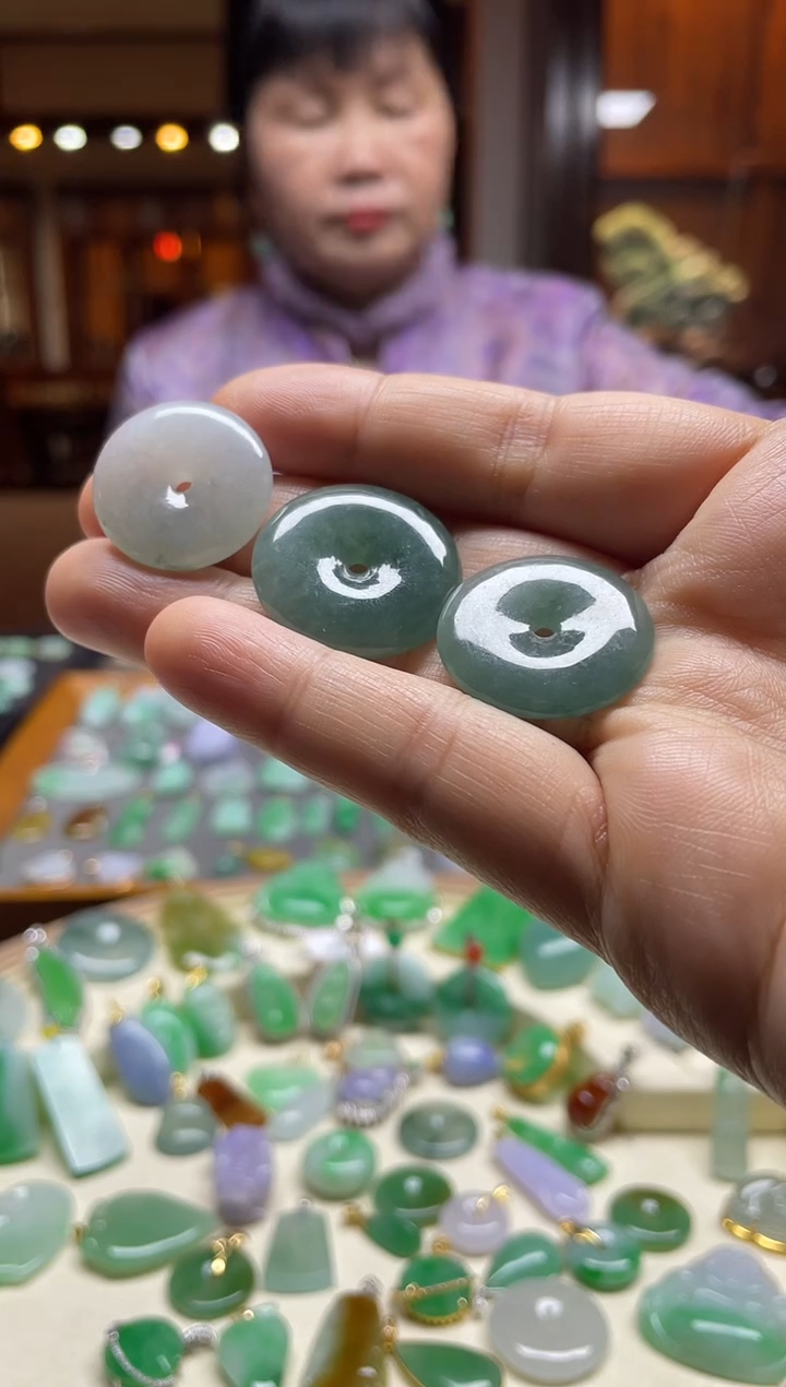 【闪购商品】翡翠颈饰未镶嵌平安扣多样性发其一