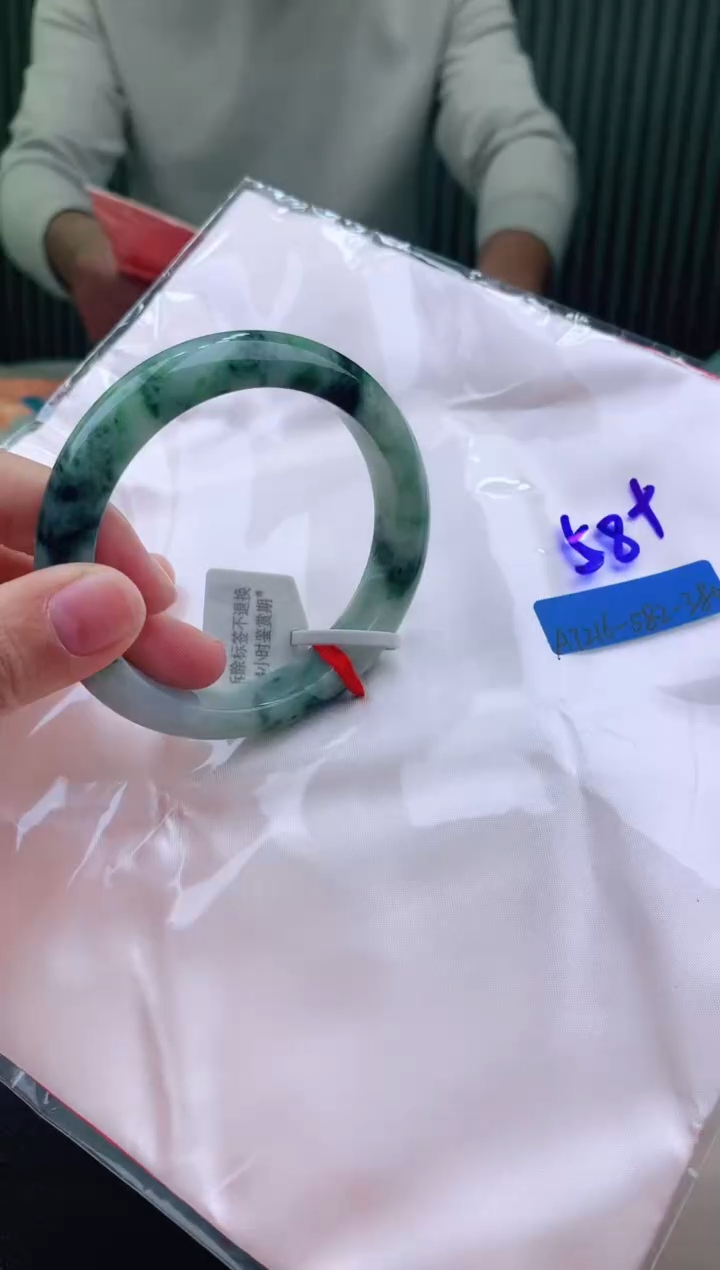 未镶嵌手镯翡翠58