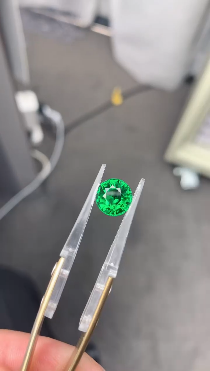 【闪购商品】石榴石裸石未镶嵌4ct沙弗莱