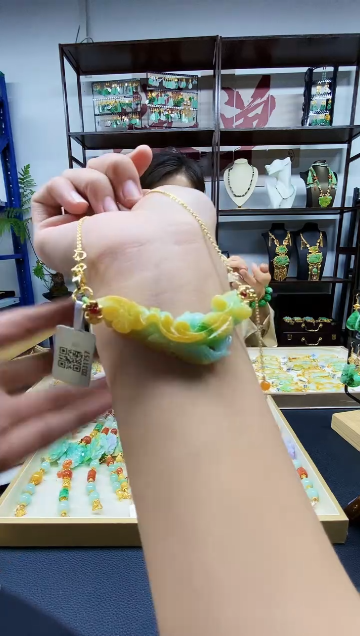 翡翠未镶嵌颈饰翡翠吊坠