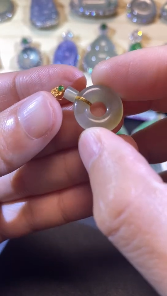 【闪购商品】翡翠吊坠(不含链)18K金镶嵌缅甸天然A货翡翠