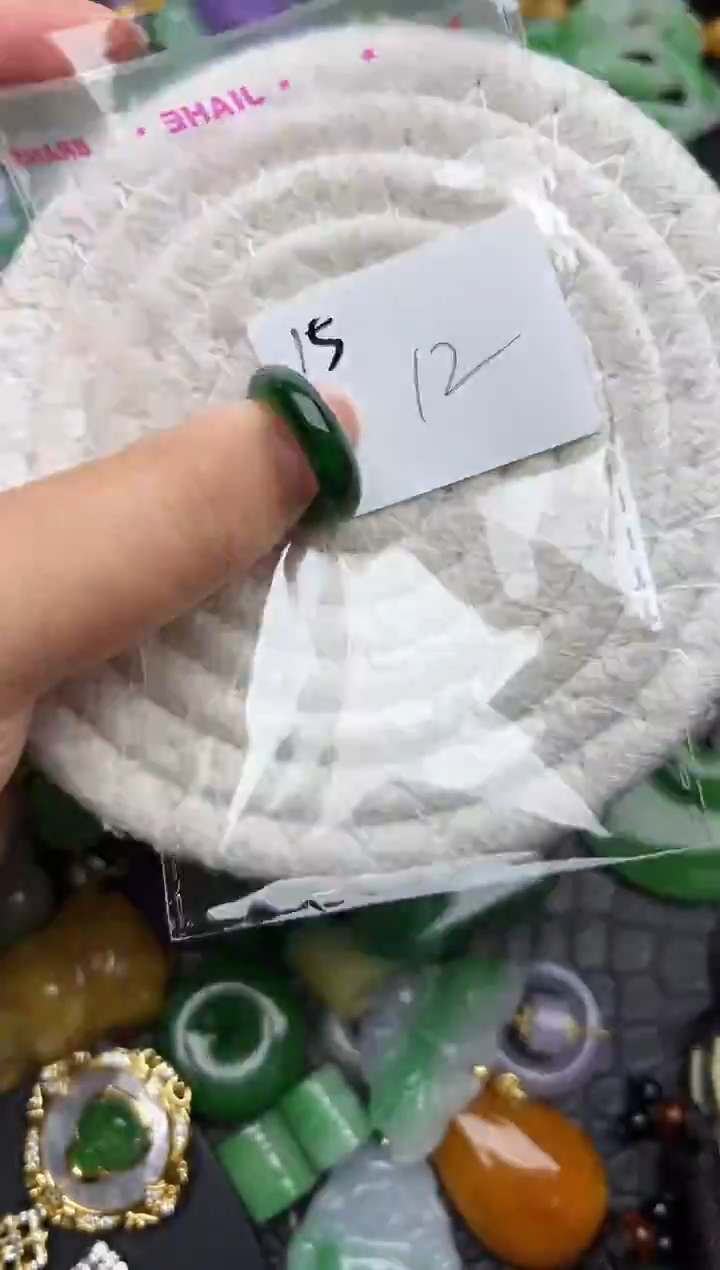 颈饰未镶嵌翡翠缅甸翡翠吊坠