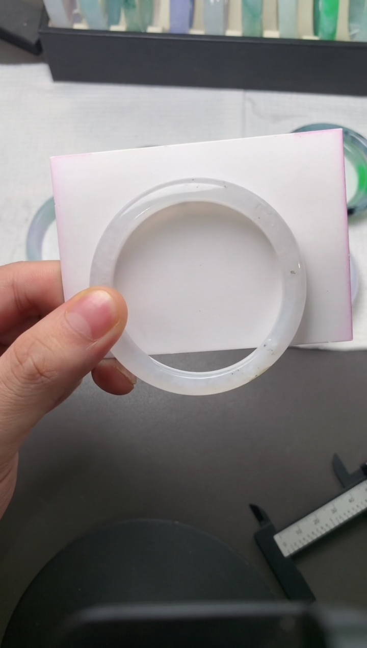 翡翠未镶嵌手镯53*8.9*6.8