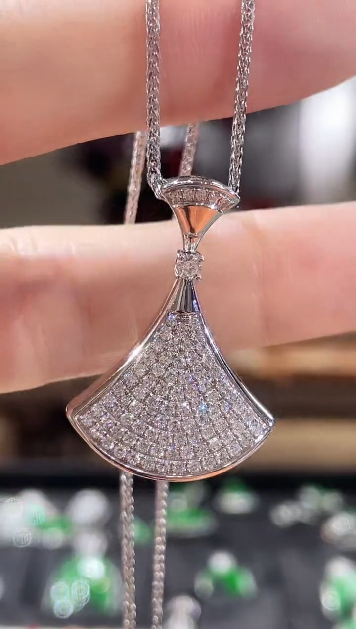 【闪购商品】钻石颈饰18K金镶嵌项链