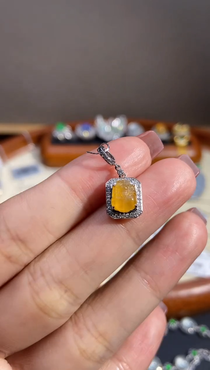 【闪购商品】翡翠颈饰18K金镶嵌吊坠