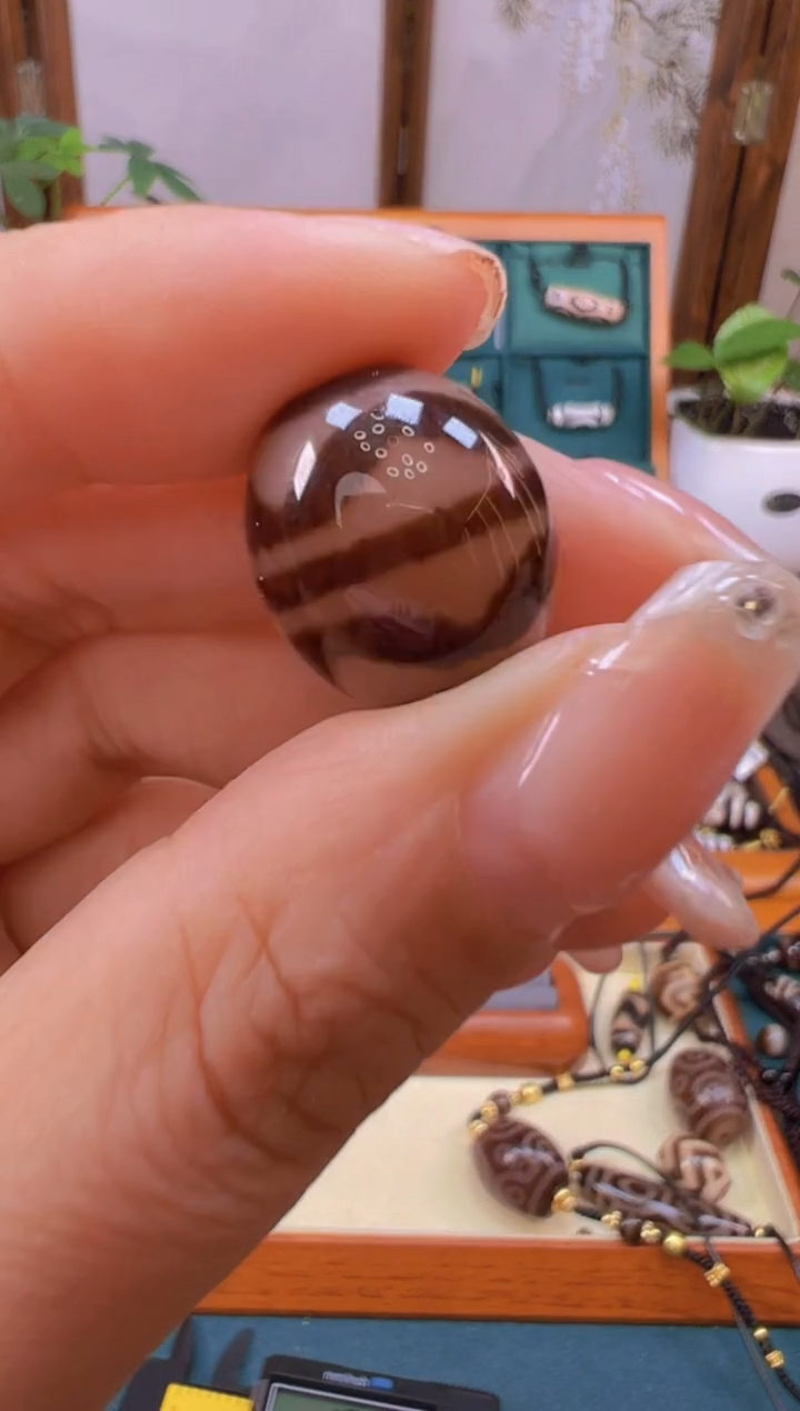 未镶嵌颈饰玛瑙/玉髓（覆膜）70.（微瑕）