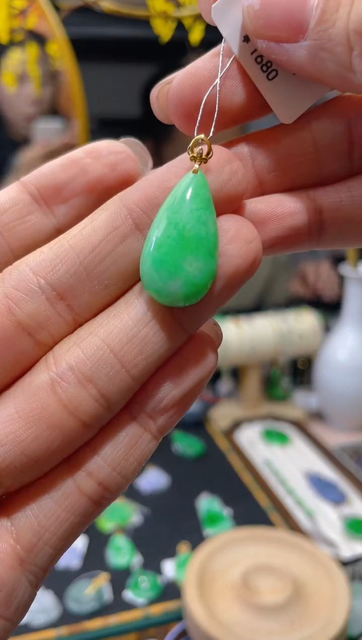 【闪购商品】翡翠颈饰18K金镶嵌假一赔三