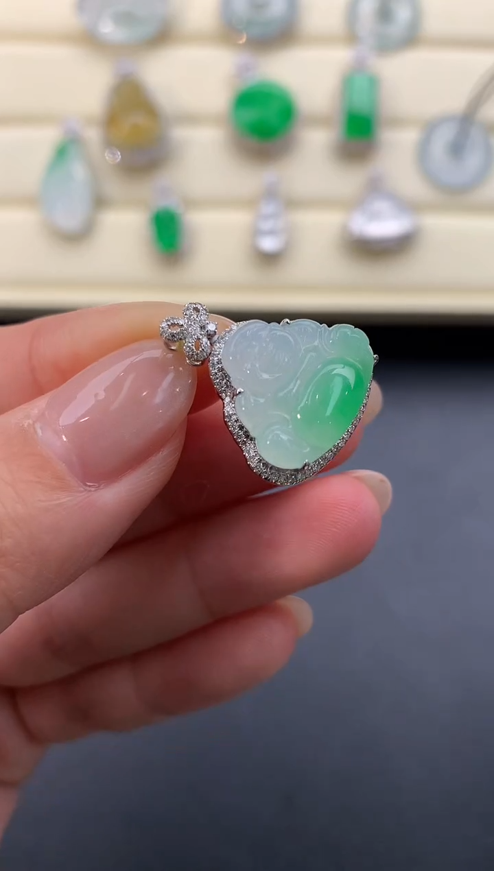 【闪购商品】翡翠颈饰18K金镶嵌X110    
