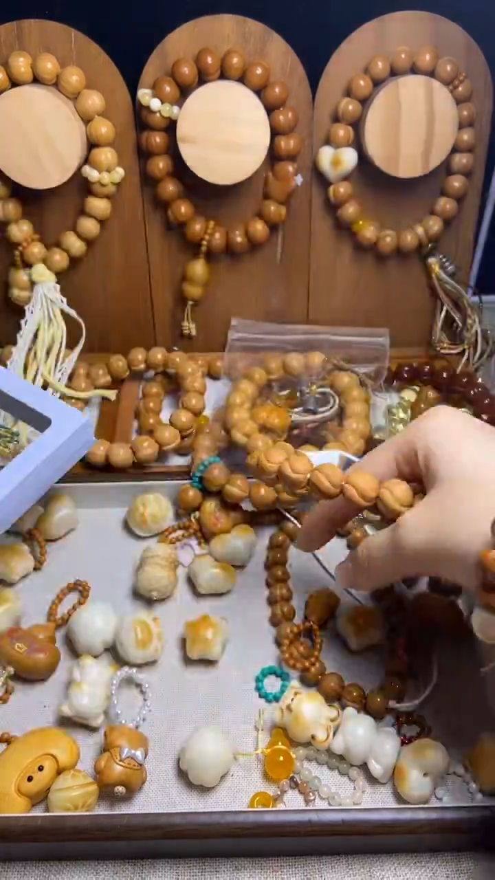 手串猴头核桃一***?全品卷卷酥大象吊坠奶油流苏手持