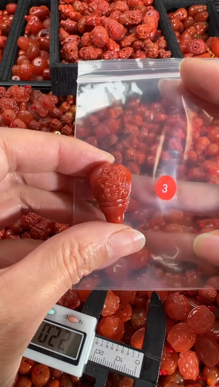 【闪购商品】南红玛瑙颈饰未镶嵌1