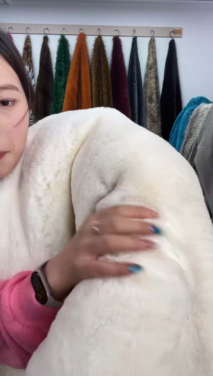 狐狸毛D317尺寸1.8*1