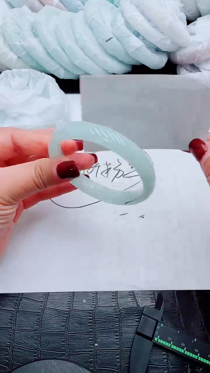 【闪购商品】石英质玉手镯未镶嵌T106-60-61